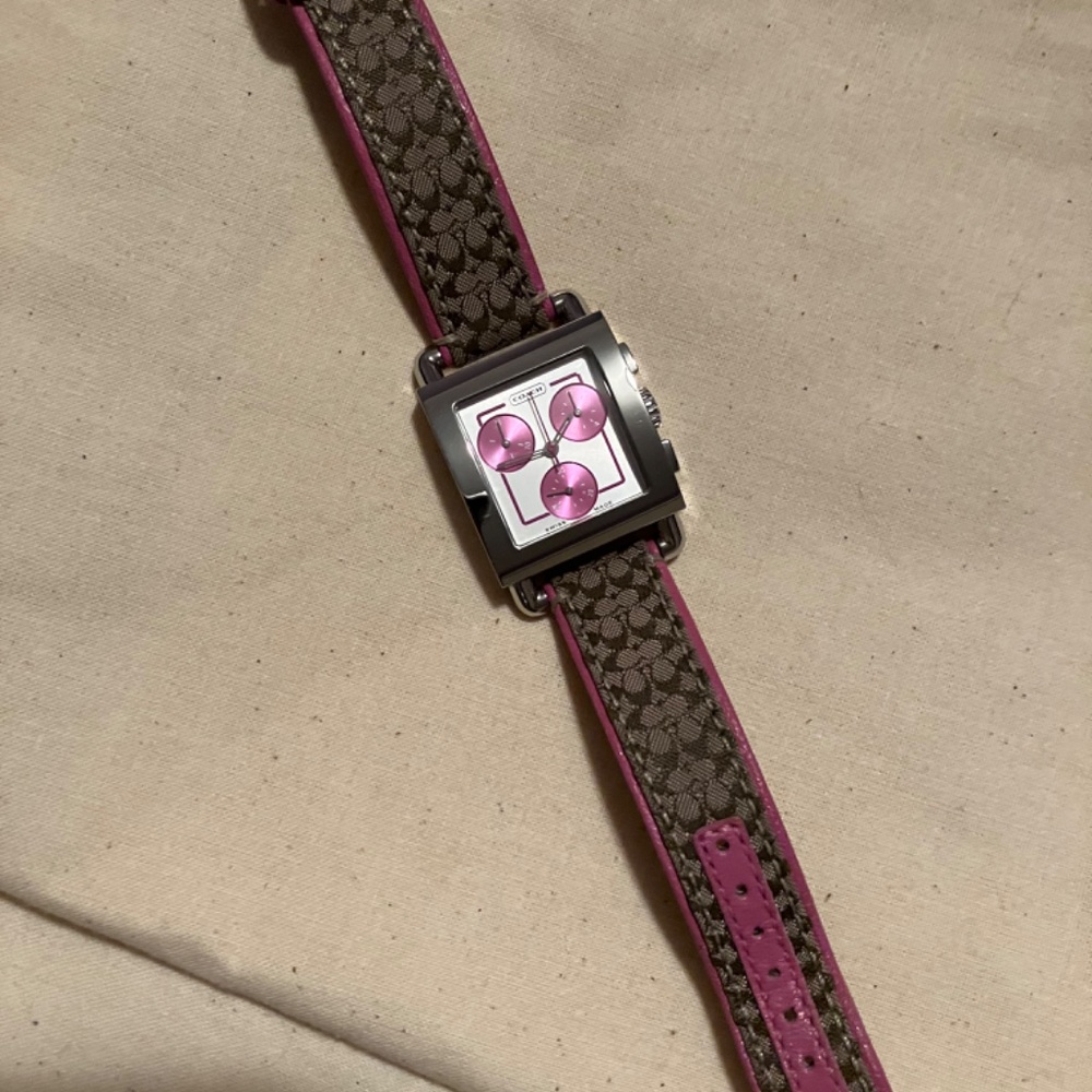 Authentic Coach watch!❤️💖 - Picture 2 of 3